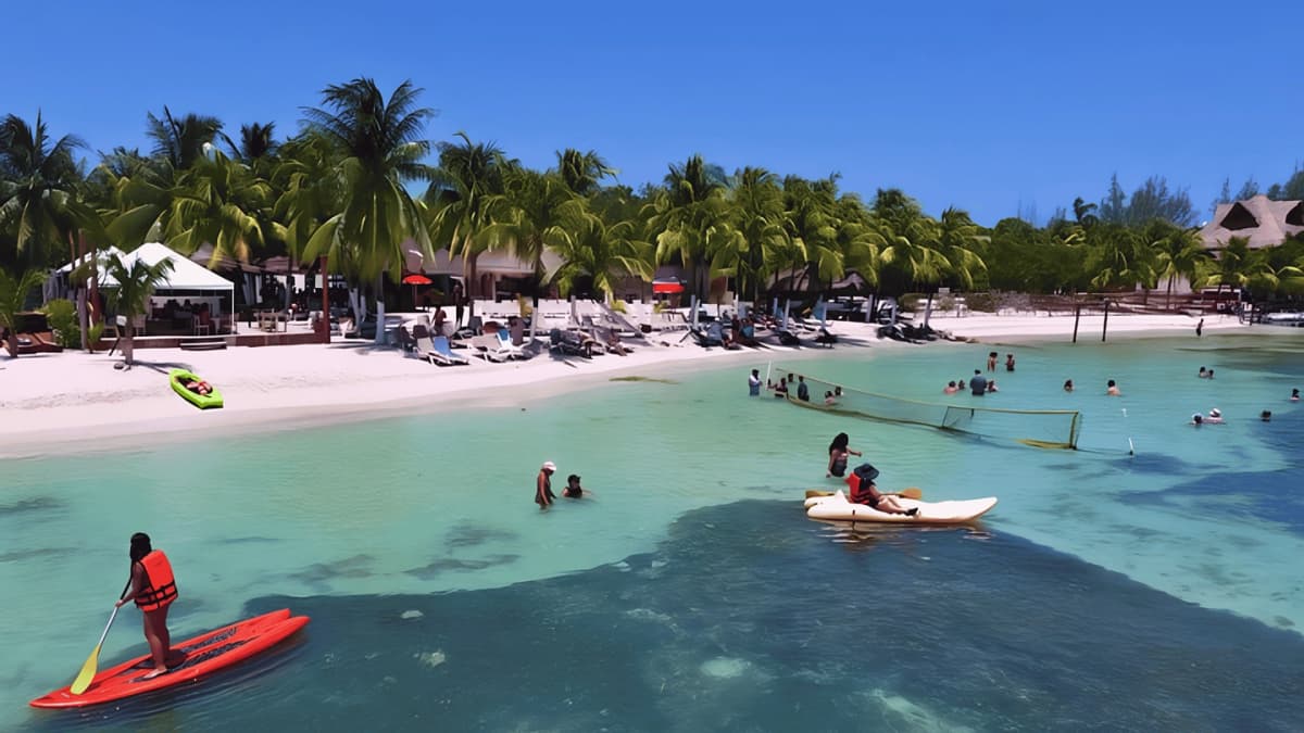 Crucero Fiesta Solo Adultos a Isla Mujeres con Barra Libre desde Cancún