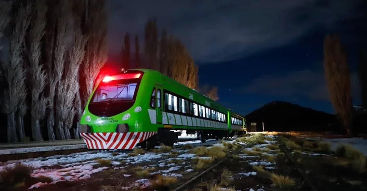 Paseo en Tren Patagónico con Cena y Show desde Bariloche
