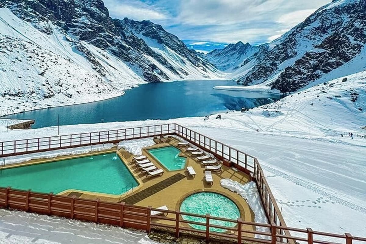 Andes Mountain Excursion: Portillo and Laguna del Inca