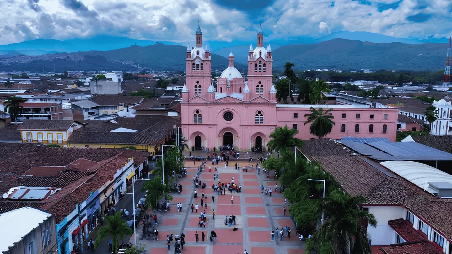 Tour espiritual a la Basílica del Señor de los Milagros en Buga