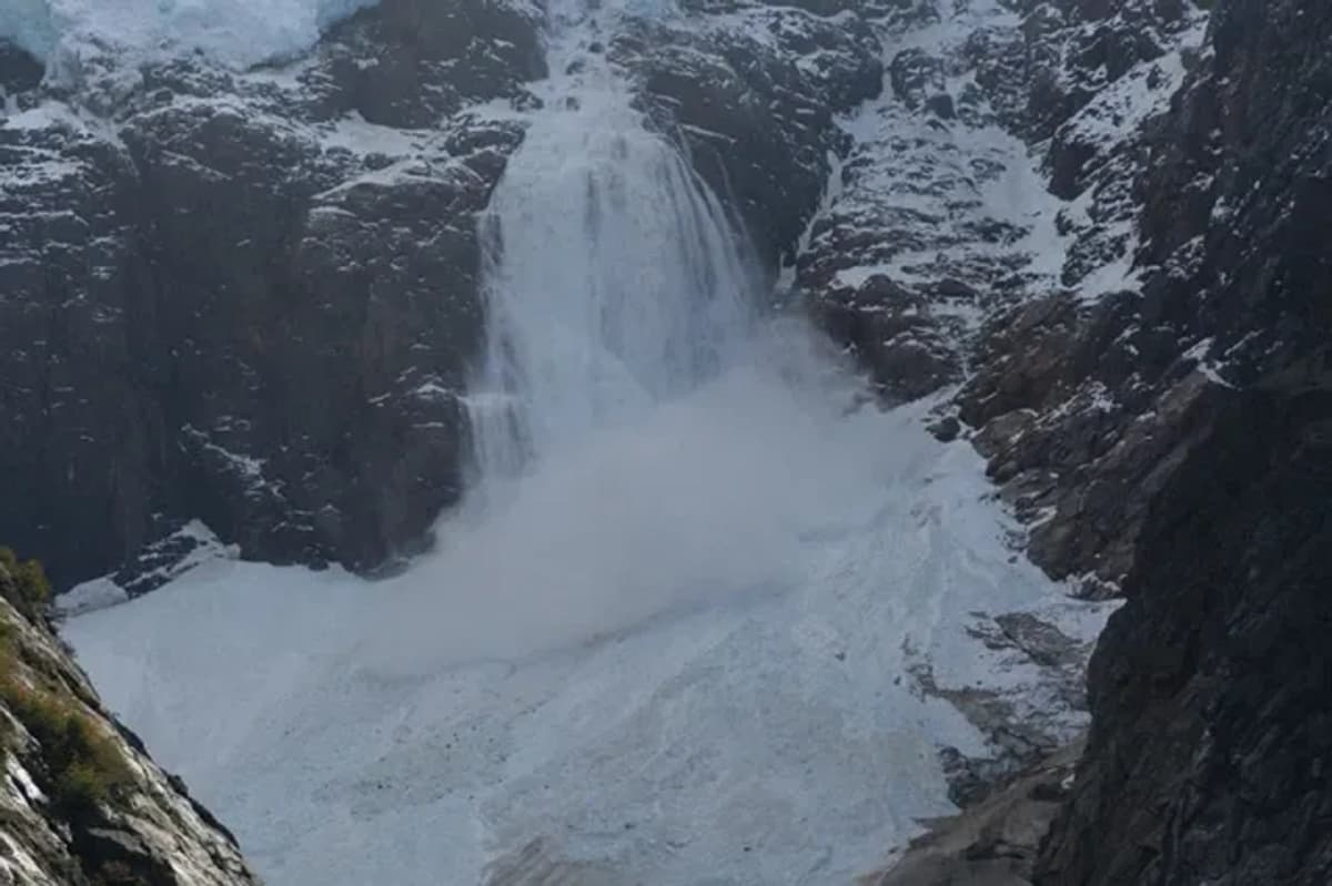 Navegación y Trekking al Glaciar Torrecillas