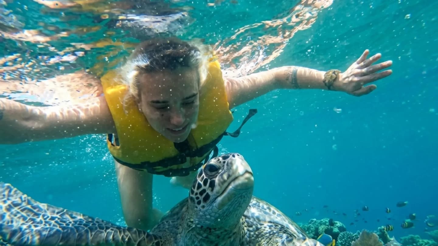 Tour de Nado con Tortugas en Plataforma Flotante y Moto Acuática desde Máncora