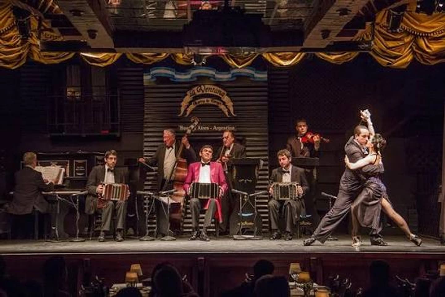 Entrada al Show de Tango, Folclore y Malambo en La Ventana Tango