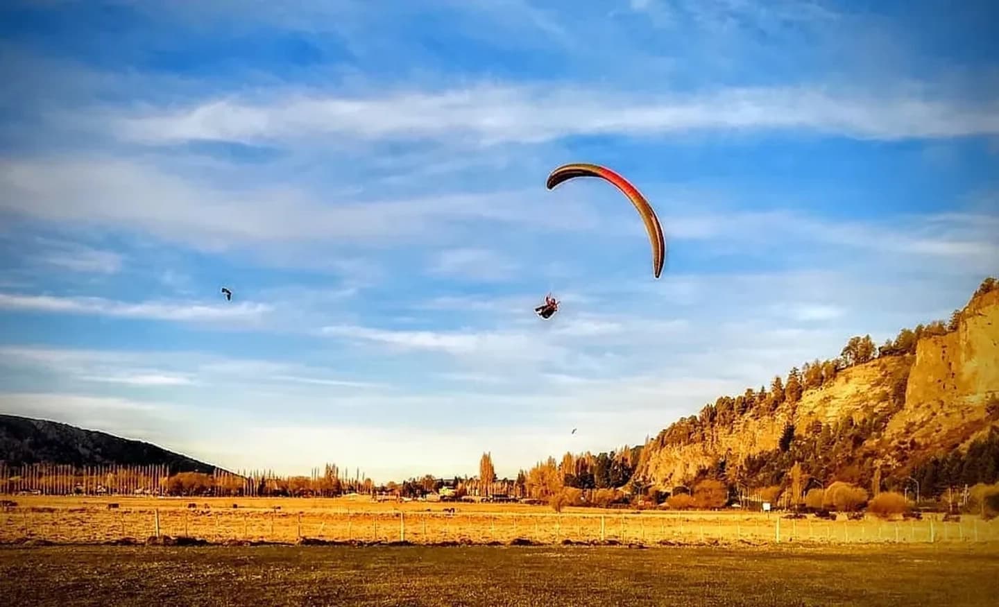 Paragliding Flight from Cipresal or La Buitrera in San Martín de los Andes