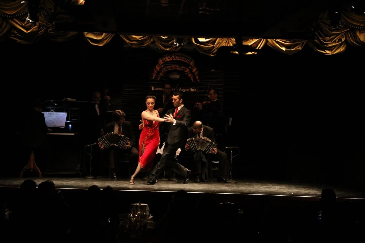 Cena Show y Clase de Tango en La Ventana