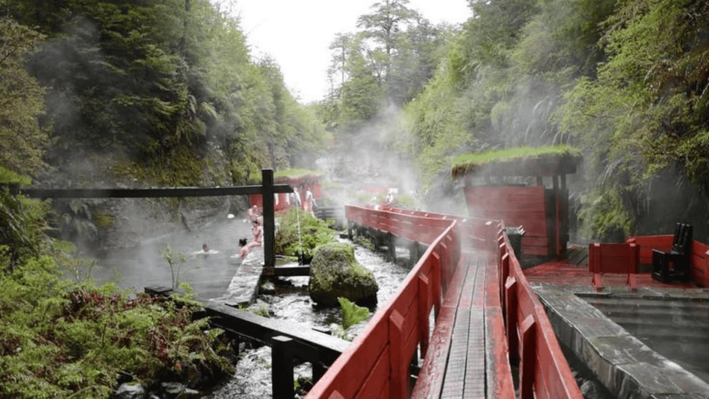 Tour Termas Geométricas desde Valdivia con Salto Mili Mili