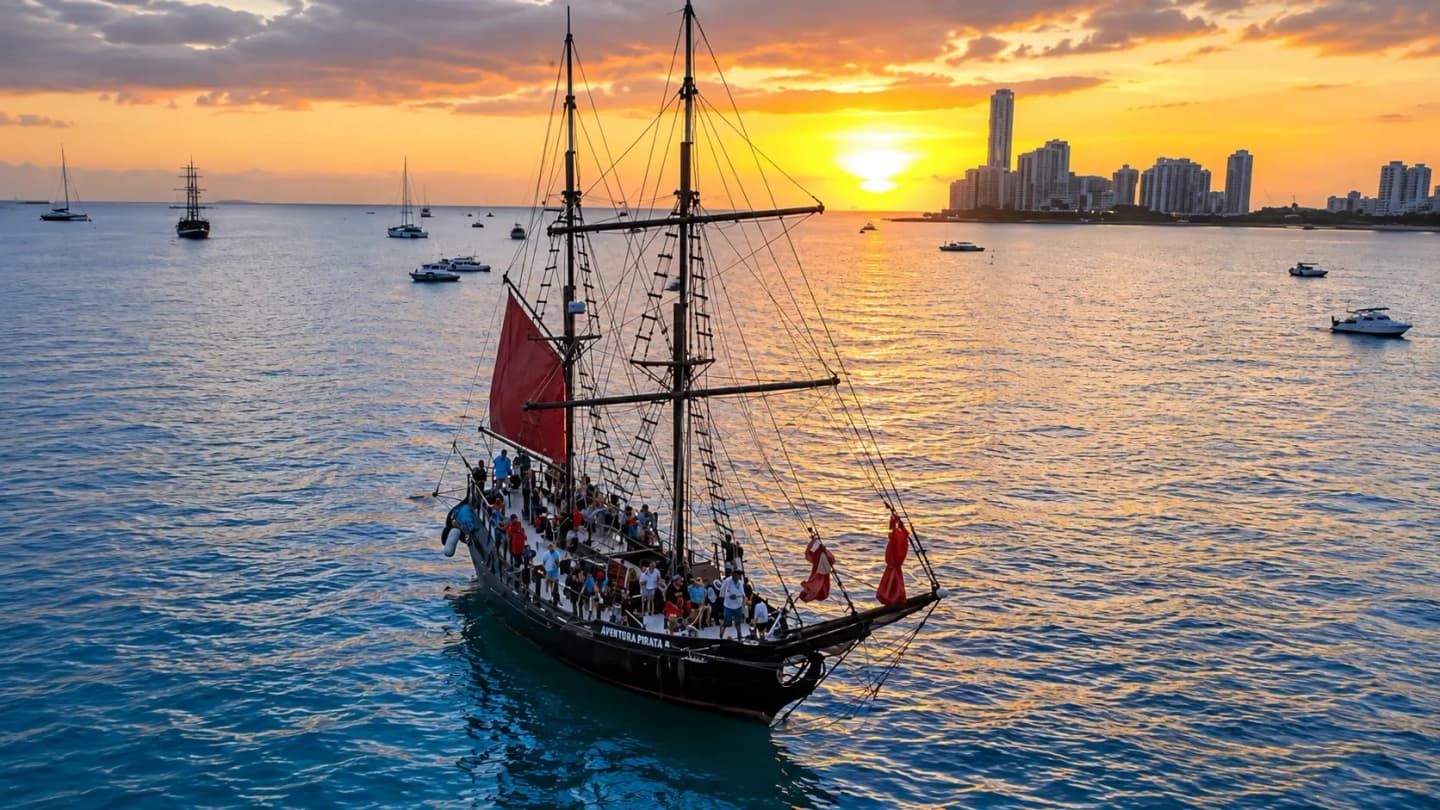 Paseo en barco pirata por la bahía de Cartagena con barra libre