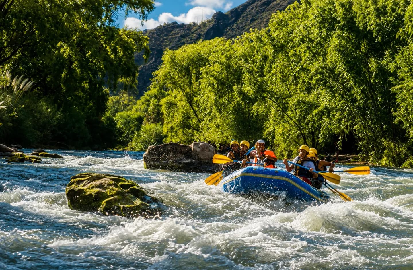 Excursión al Cañon del Atuel + Actividad de Aventura desde San Rafael