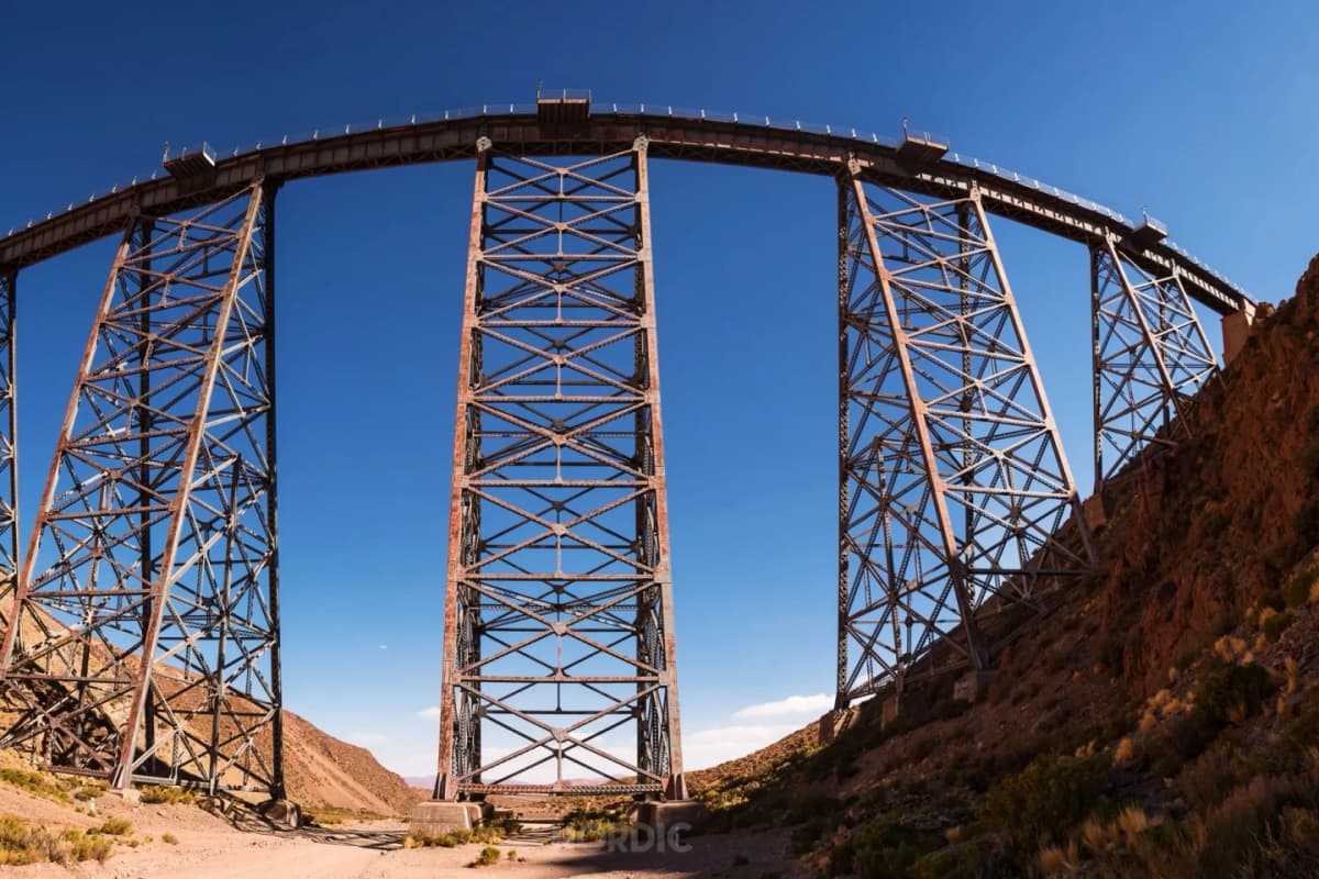 Travesía a las Nubes, Salinas y Purmamarca en 4x4