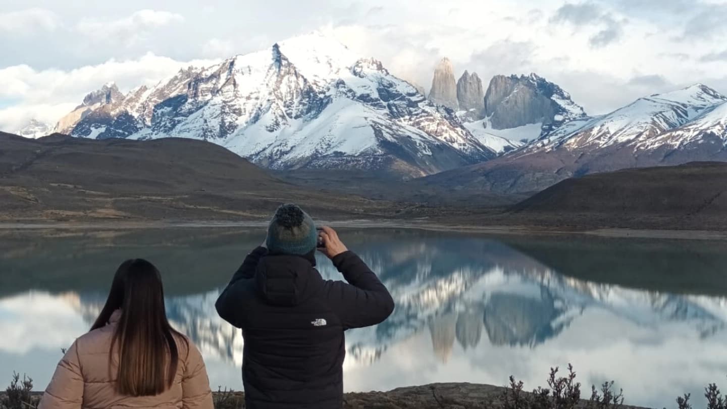 Full Day Torres del Paine y Cueva del Milodón desde Punta Arenas o Puerto Natales