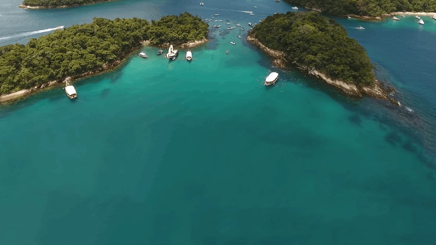 Paseo en lancha por Lagoa Azul y playas de Ilha Grande