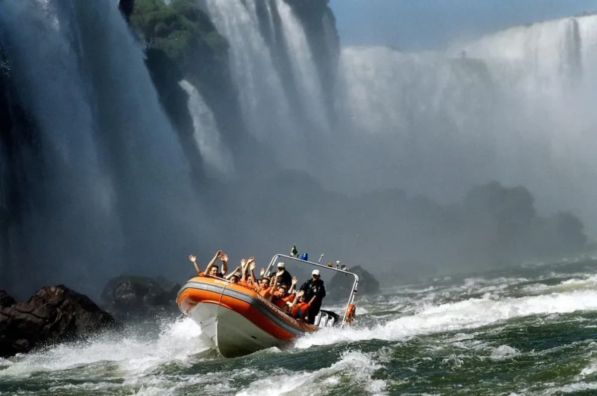 Entrada Macuco Safari en Foz do Iguaçu con recorrido selva y cataratas