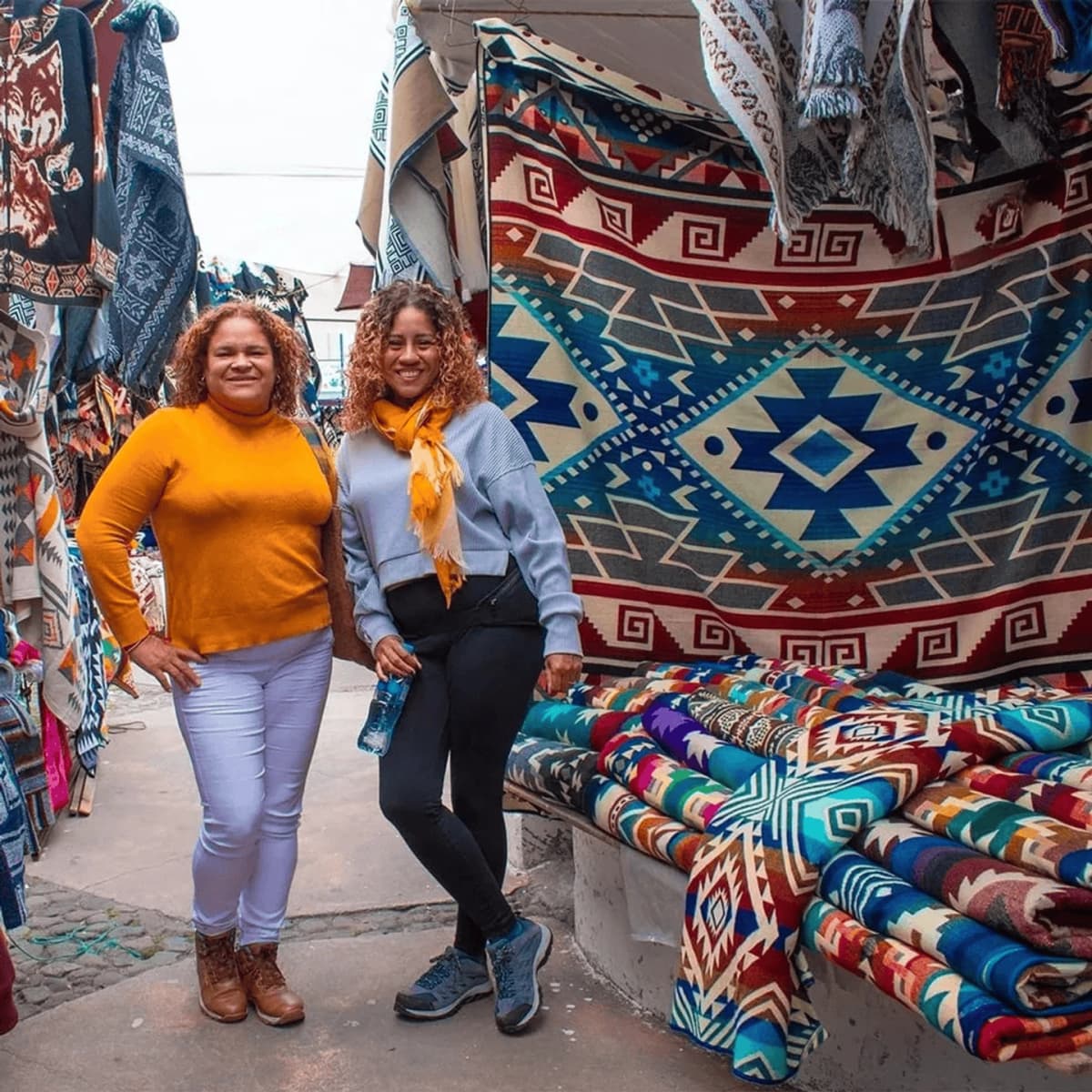 Tour de Día Completo al Mercado Indígena de Otavalo, Cotacachi y Laguna Cuicocha desde Quito