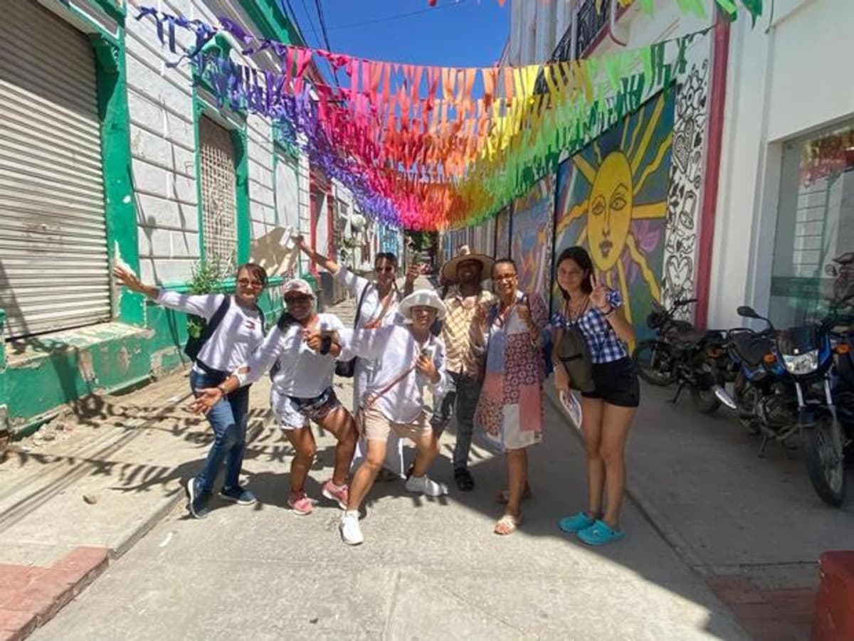 Tour Histórico Guiado no Centro de Santa Marta e Patrimônio Cultural
