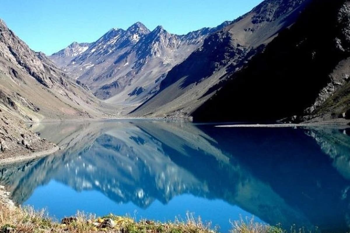 Tour to Portillo, Laguna del Inca and Viña San Esteban from Santiago