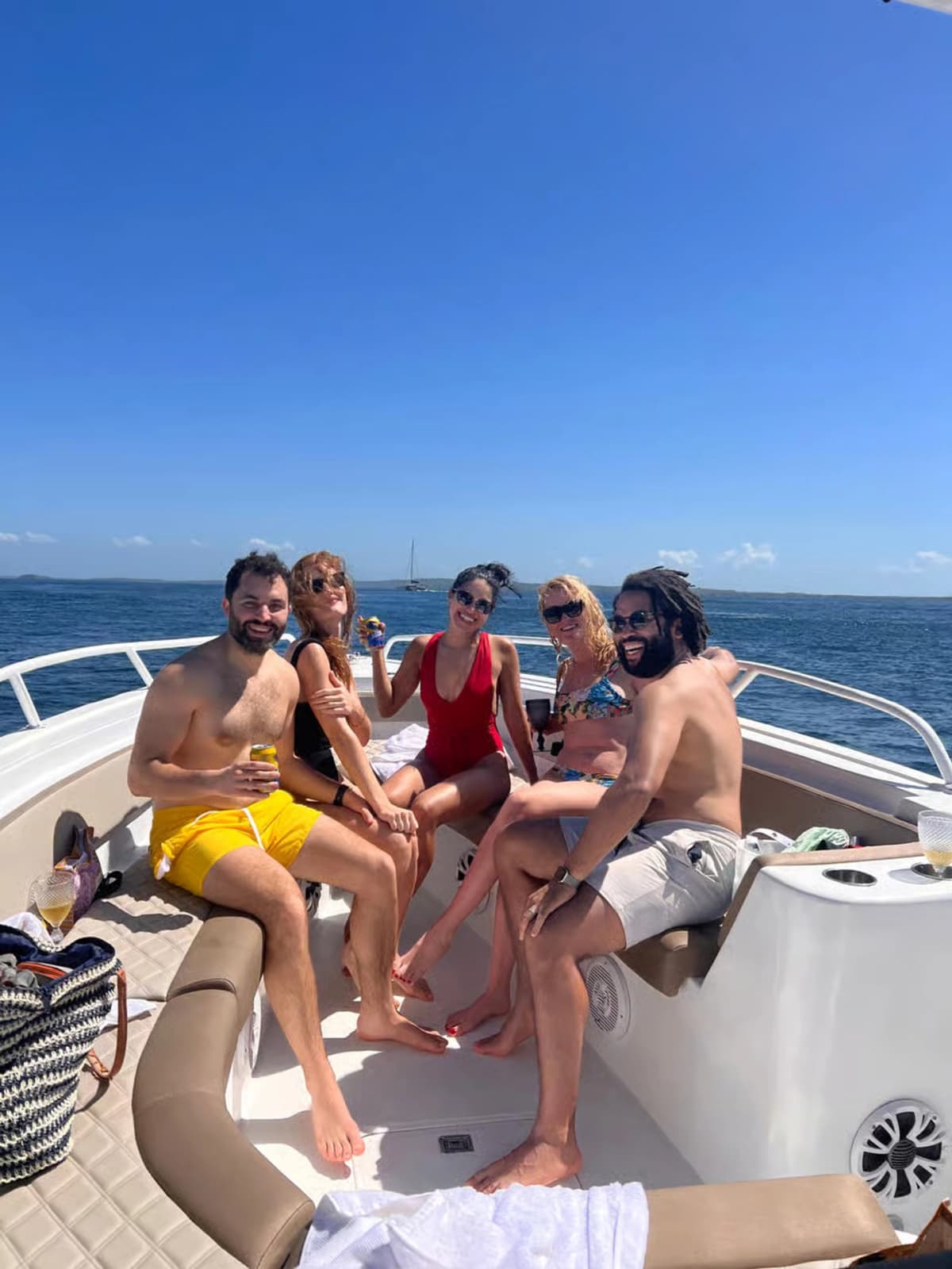 Cartagena: Islas del Rosario y Cholón VIP Party Tour en Bote