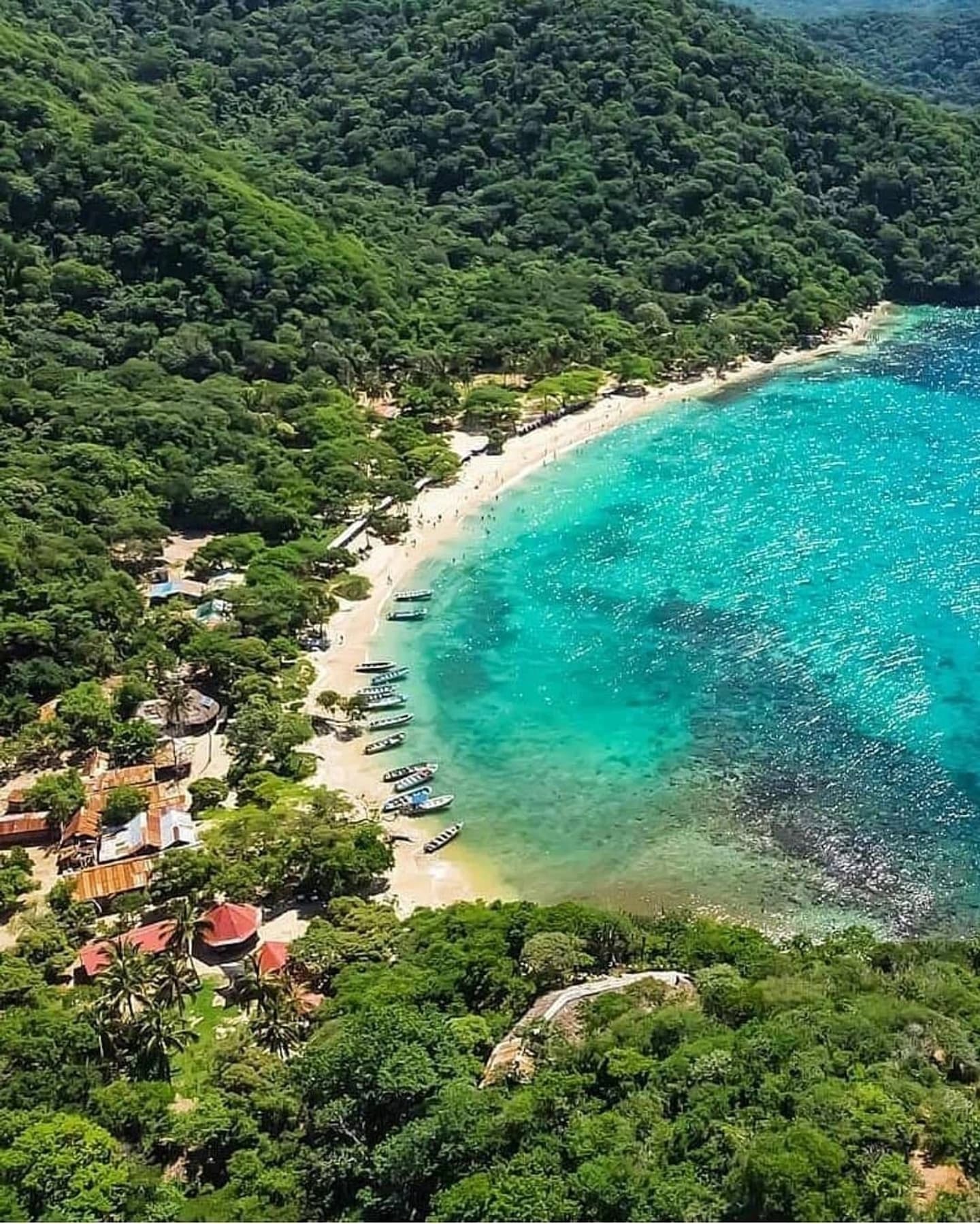 Tour a Playa Cristal en el Parque Tayrona desde Santa Marta