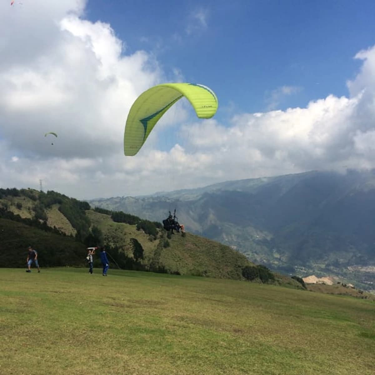 Tour de Parapente desde el cerro San Félix en Medellín