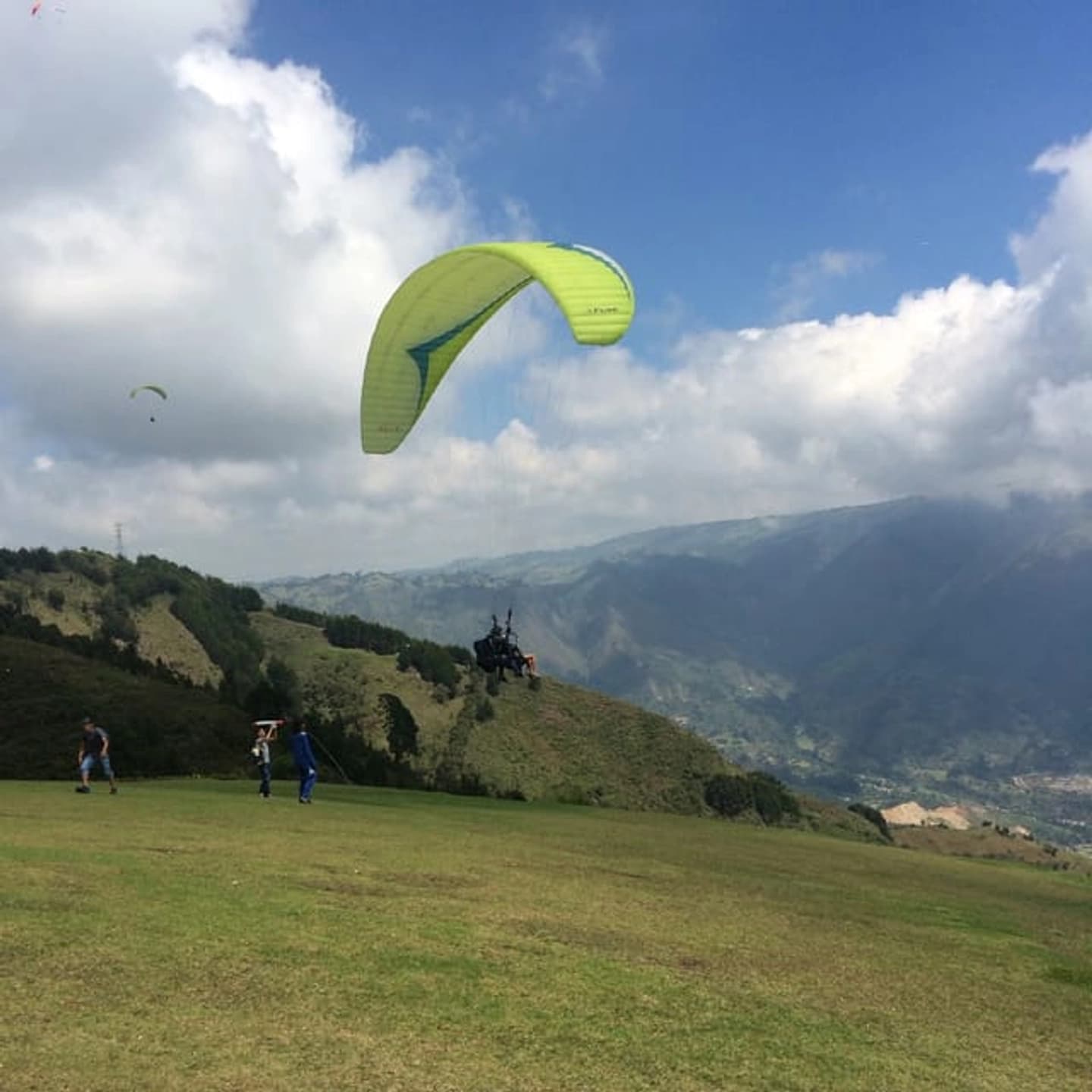 Tour de Parapente desde el cerro San Félix en Medellín