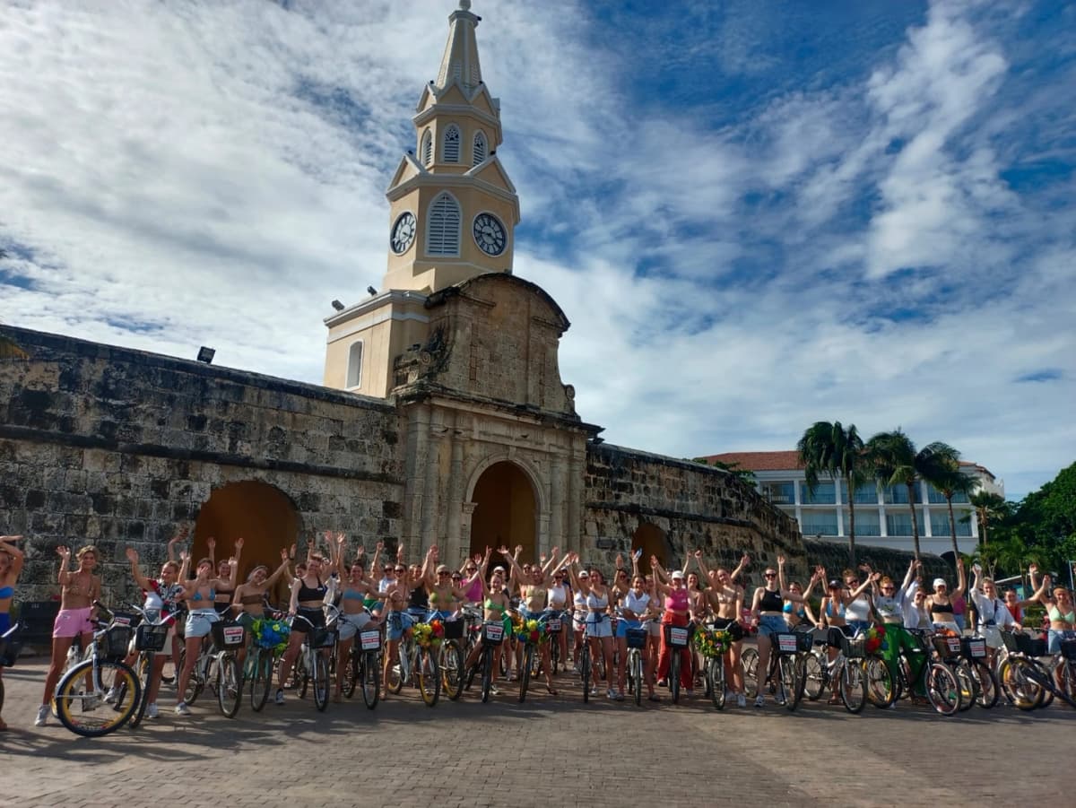 Tour guiado en bicicleta por la Ciudad Amurallada y Getsemaní en Cartagena