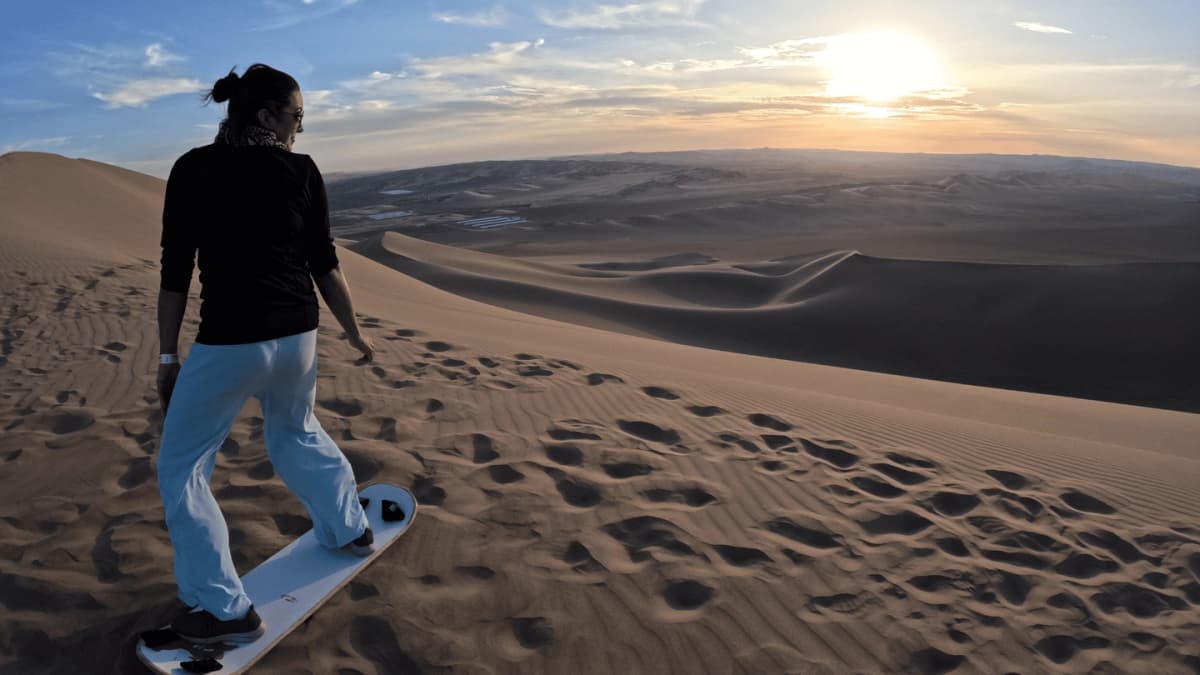 Ruta del pisco con buggies, sandboard y un atardecer en Huacachina desde Ica