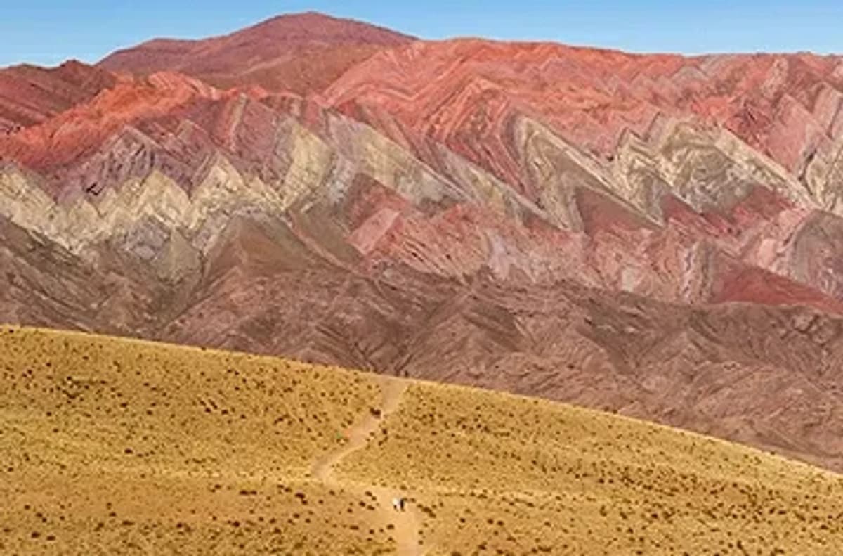 Quebrada de Humahuaca con Hornocal desde Salta