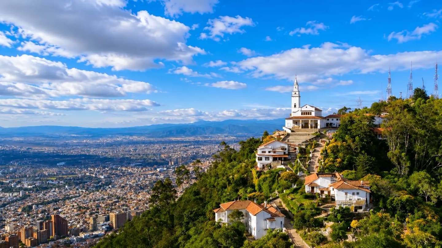 Tour al Cerro de Monserrate en Bogotá con tickets y transporte incluido