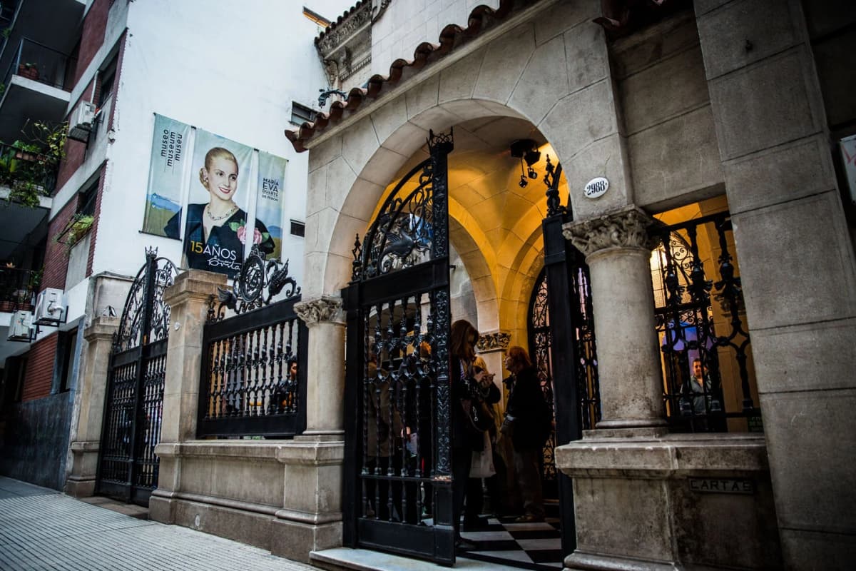 Tour con Audioguía por el Museo Evita y Desayuno