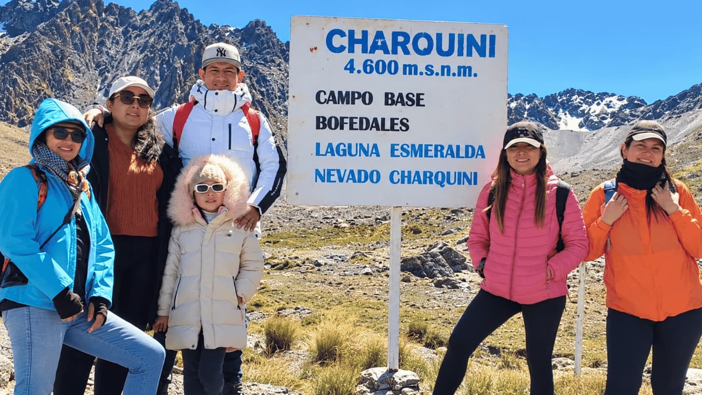Tour a la Laguna Charquini desde La Paz