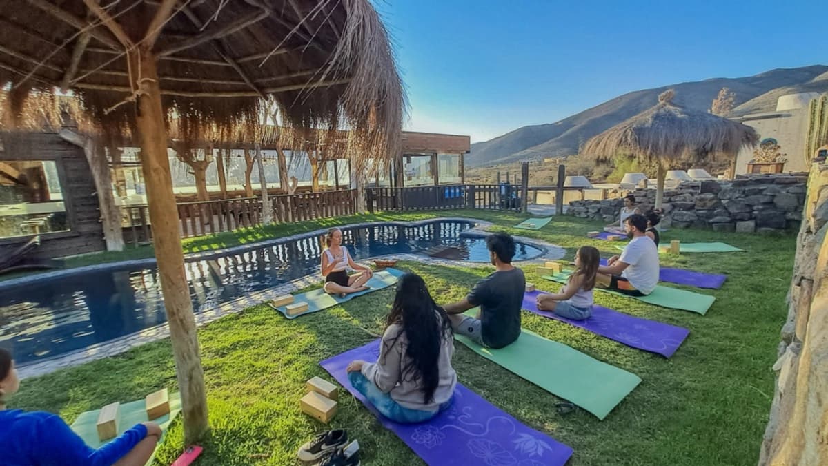 Escapada Hotel Puclaro 3 Días: Yoga, Astronomía y Tinajas Calientes