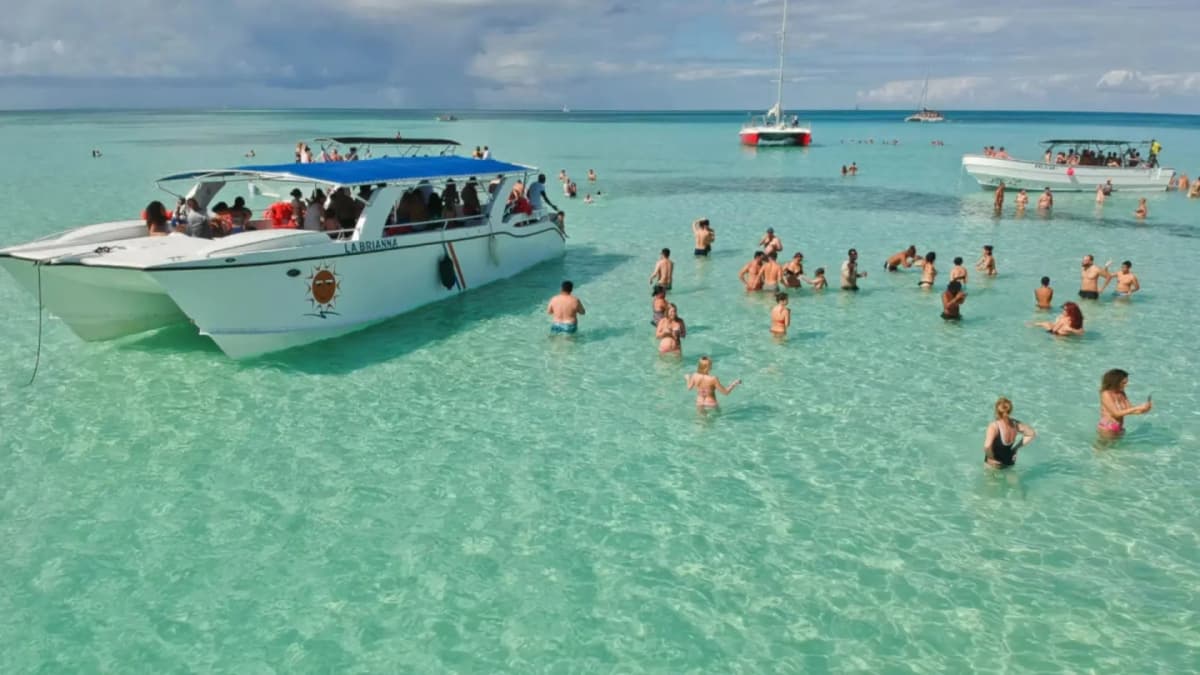 Tour en Catamarán Party Boat con Snorkel en Punta Cana