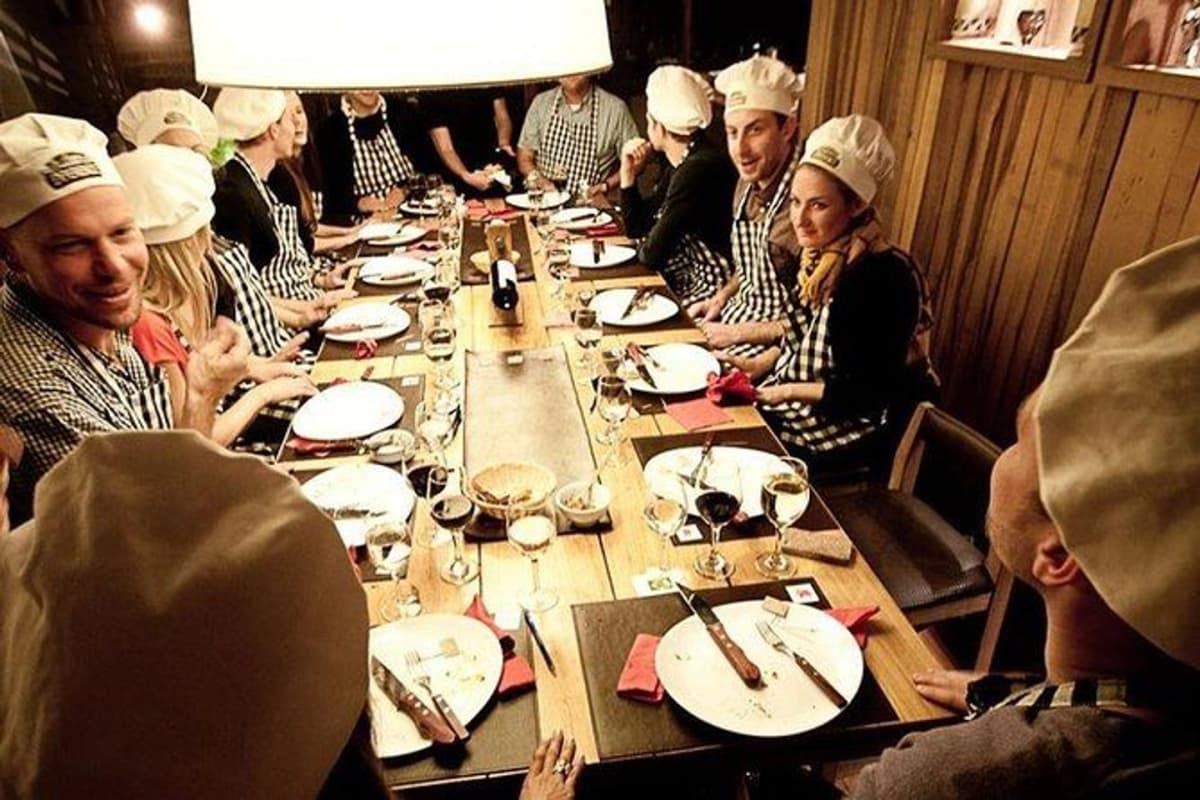 The Argentine Experience: Menú Interactivo con Maridaje de Vinos en Iguazú