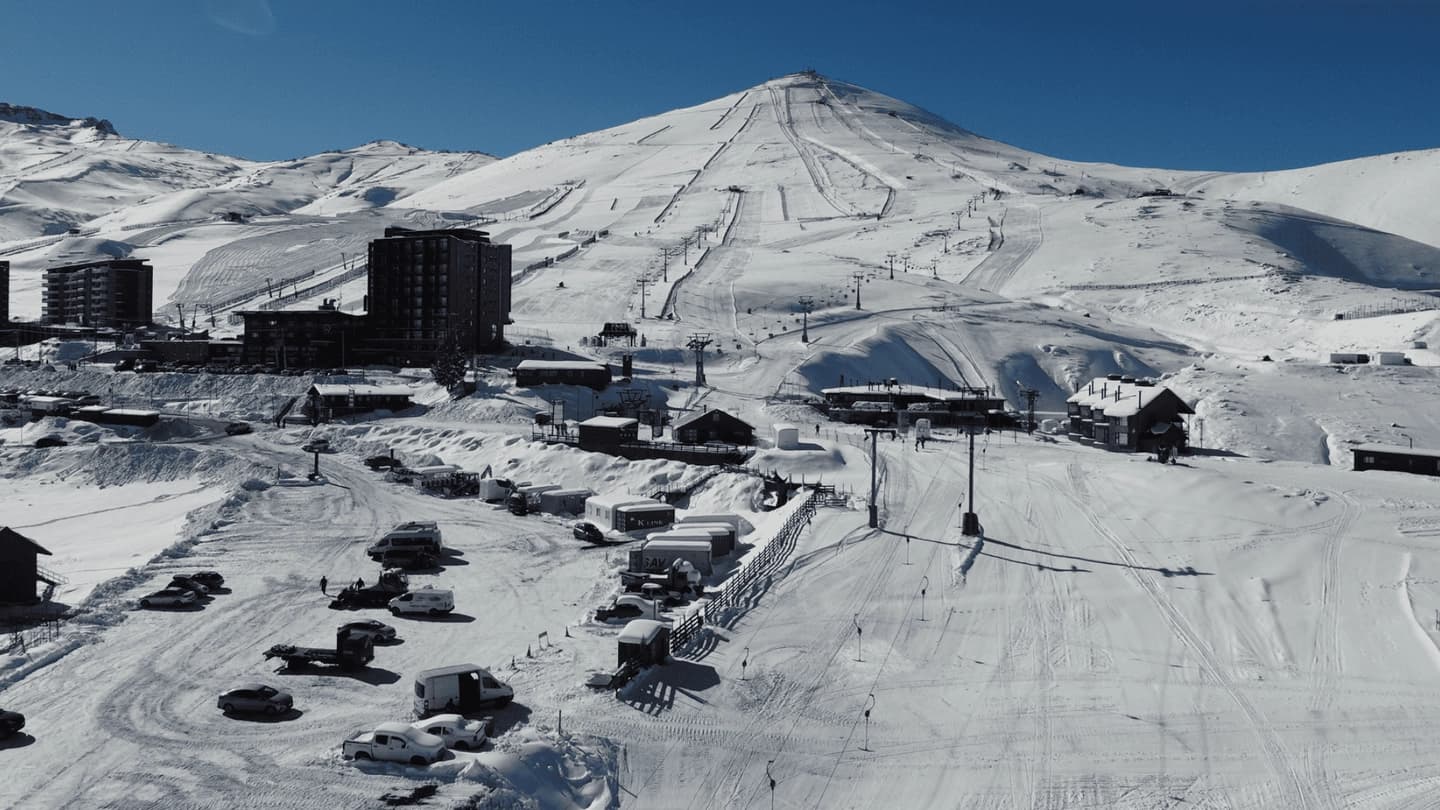 Tour a El Colorado con ticket y clases de esquí para principiantes desde Santiago
