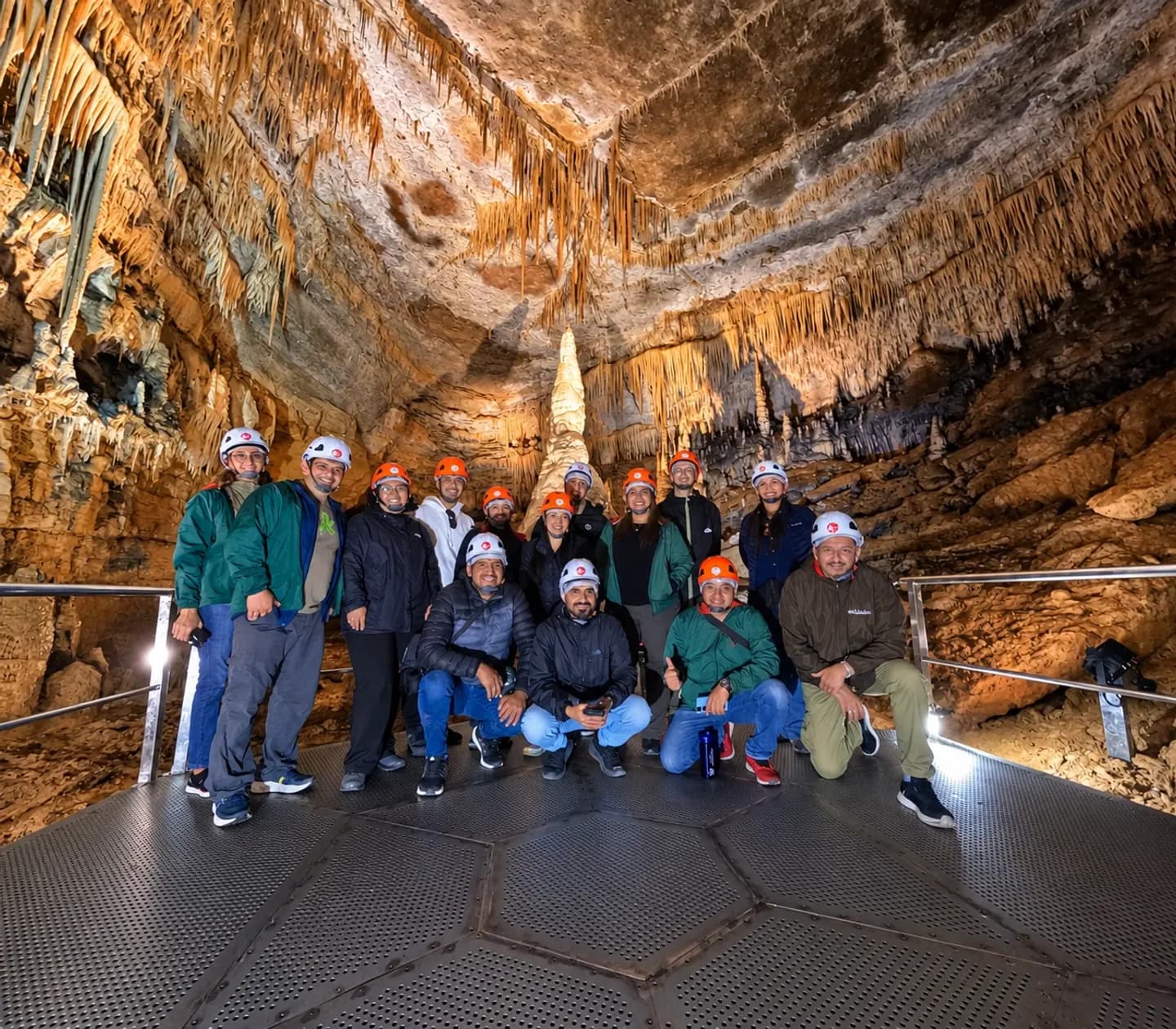 Sarcófagos de Karajía y Caverna de Quiocta desde Chachapoyas