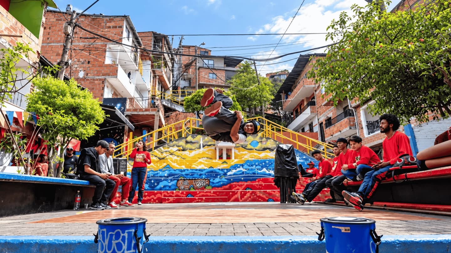 Tour por la Comuna 13 de Medellín con Metrocable