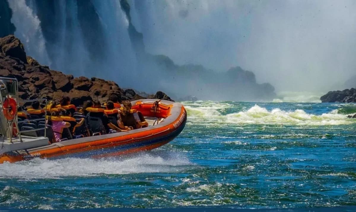 Excursión a Cataratas Lado Brasil y Navegación Macuco Safari apto niños