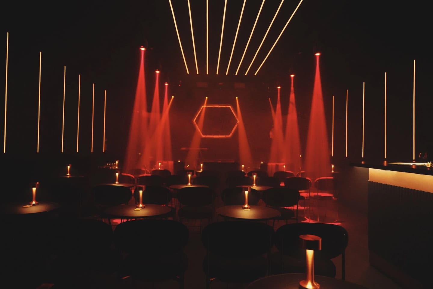 The Lift 1967: Bar Secreto con Show de Jazz y Sushi Patagónico Palermo