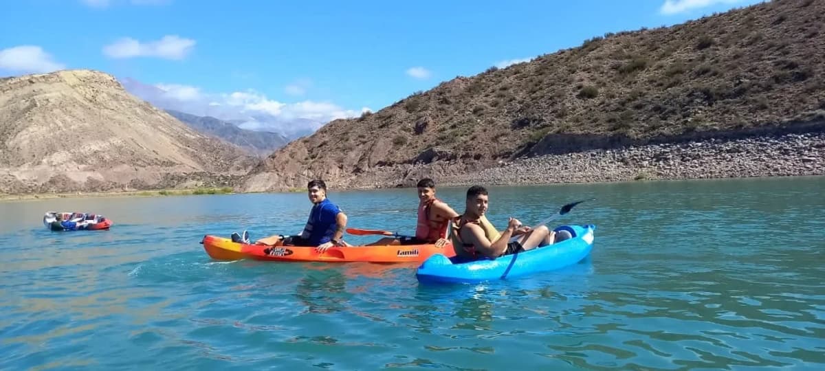 Paseo Guiado de Kayak en el Dique de Potrerillos