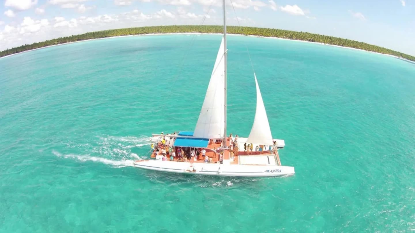 Tour en Catamarán Party Boat con Snorkel en Punta Cana