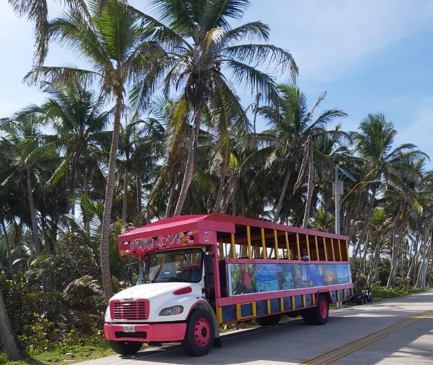 Vuelta a la Isla de San Andrés en Chiva