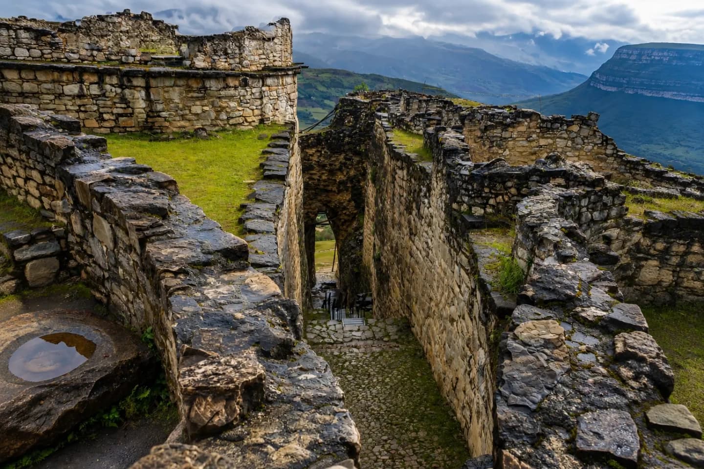 Fortaleza de Kuélap en telecabinas desde Cajamarca