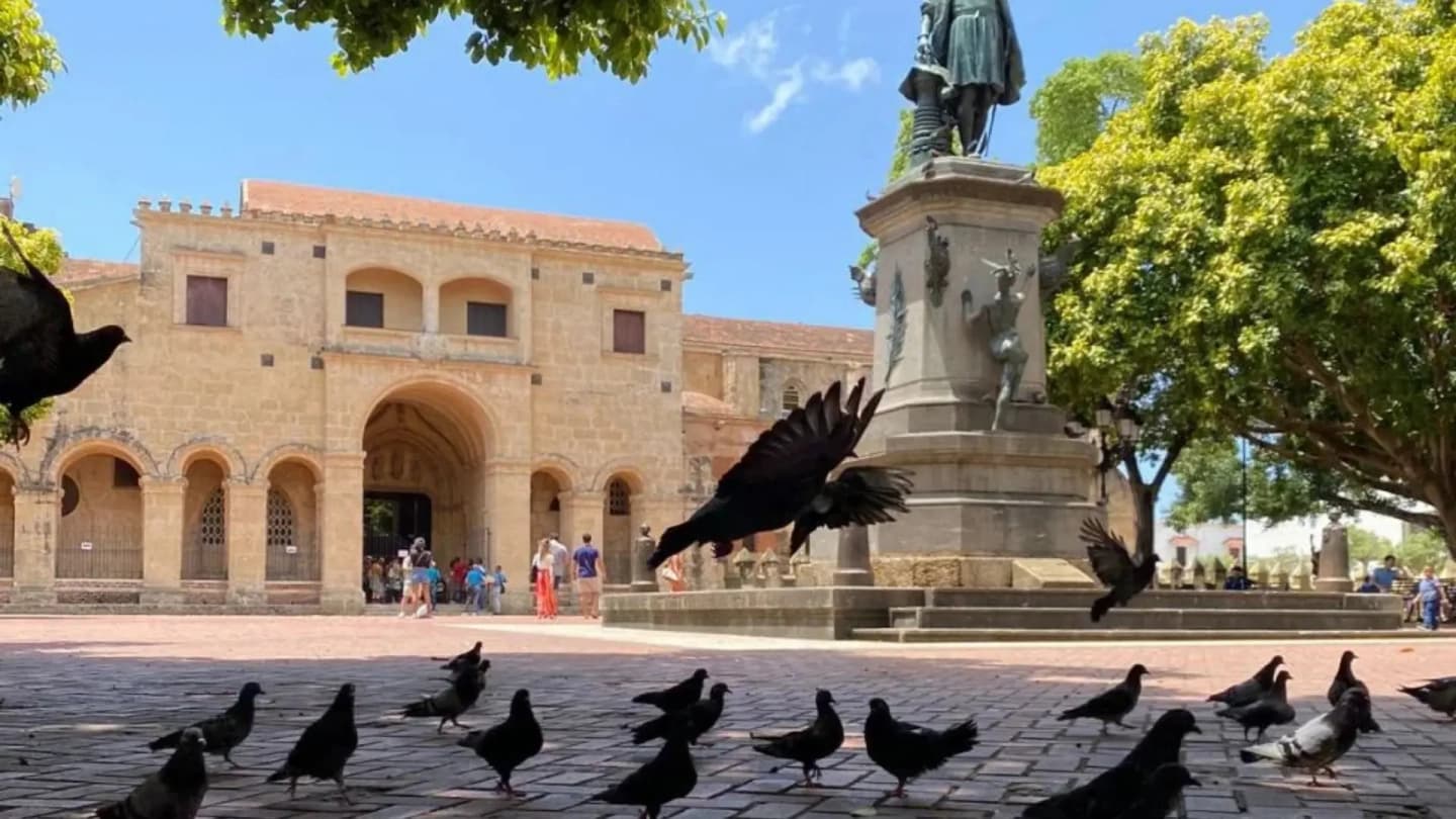 Santo Domingo Histórico desde Punta Cana