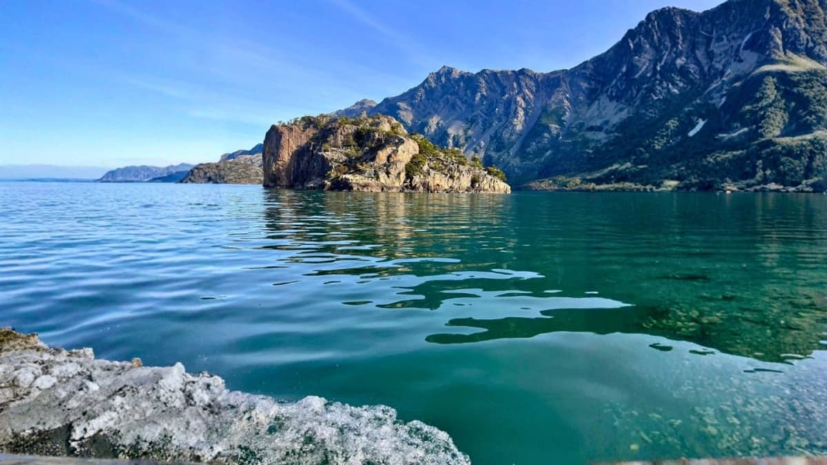 Aventura Full-Day en Villa O’Higgins: Navegación , 4x4 y eBike en la Patagonia