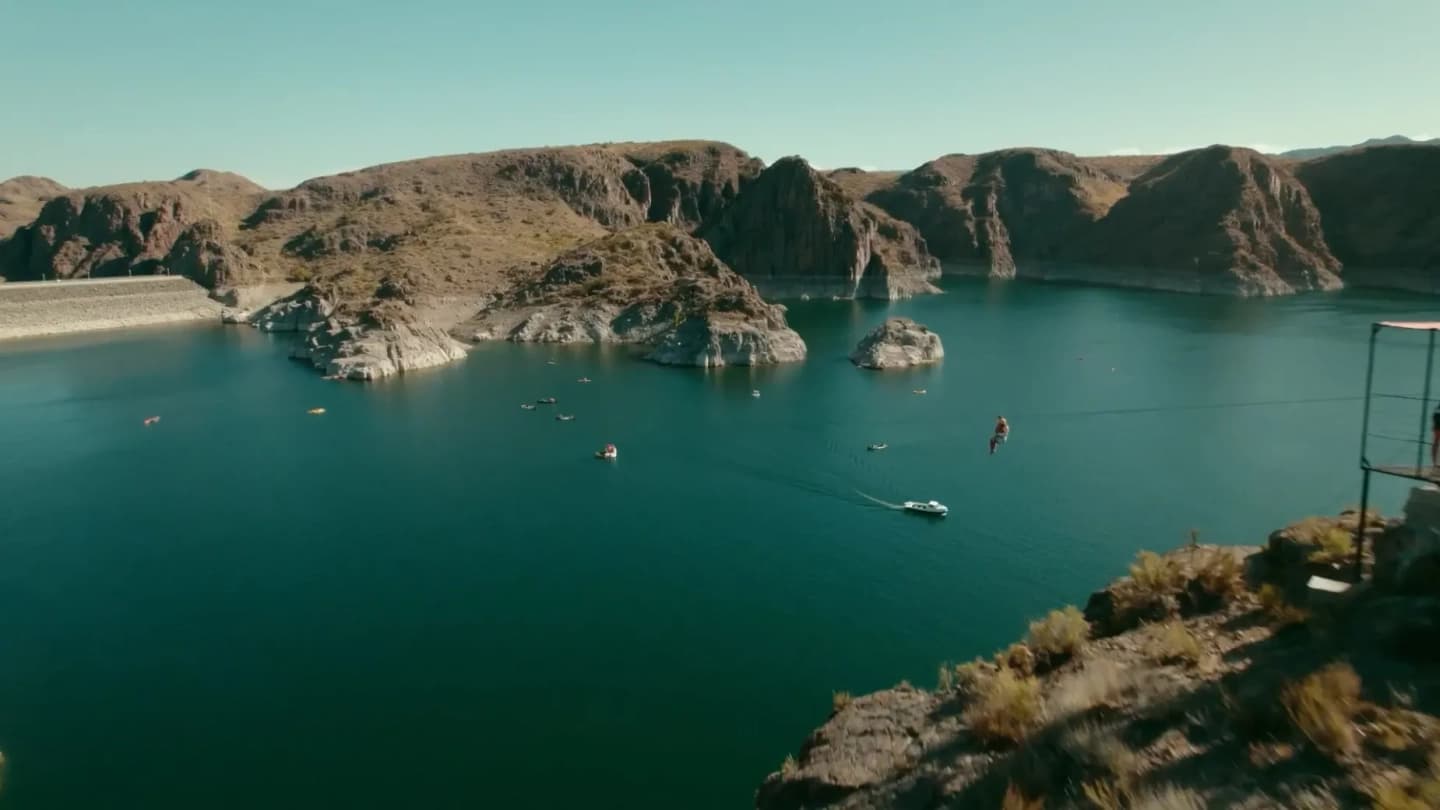 Paseo en Catamarán por el Dique Los Reyunos