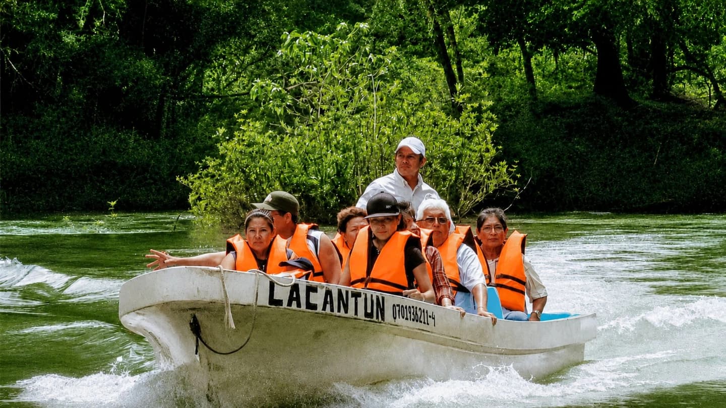 Recorrido en Lancha sobre el río Lacantún en la Selva Lacandona