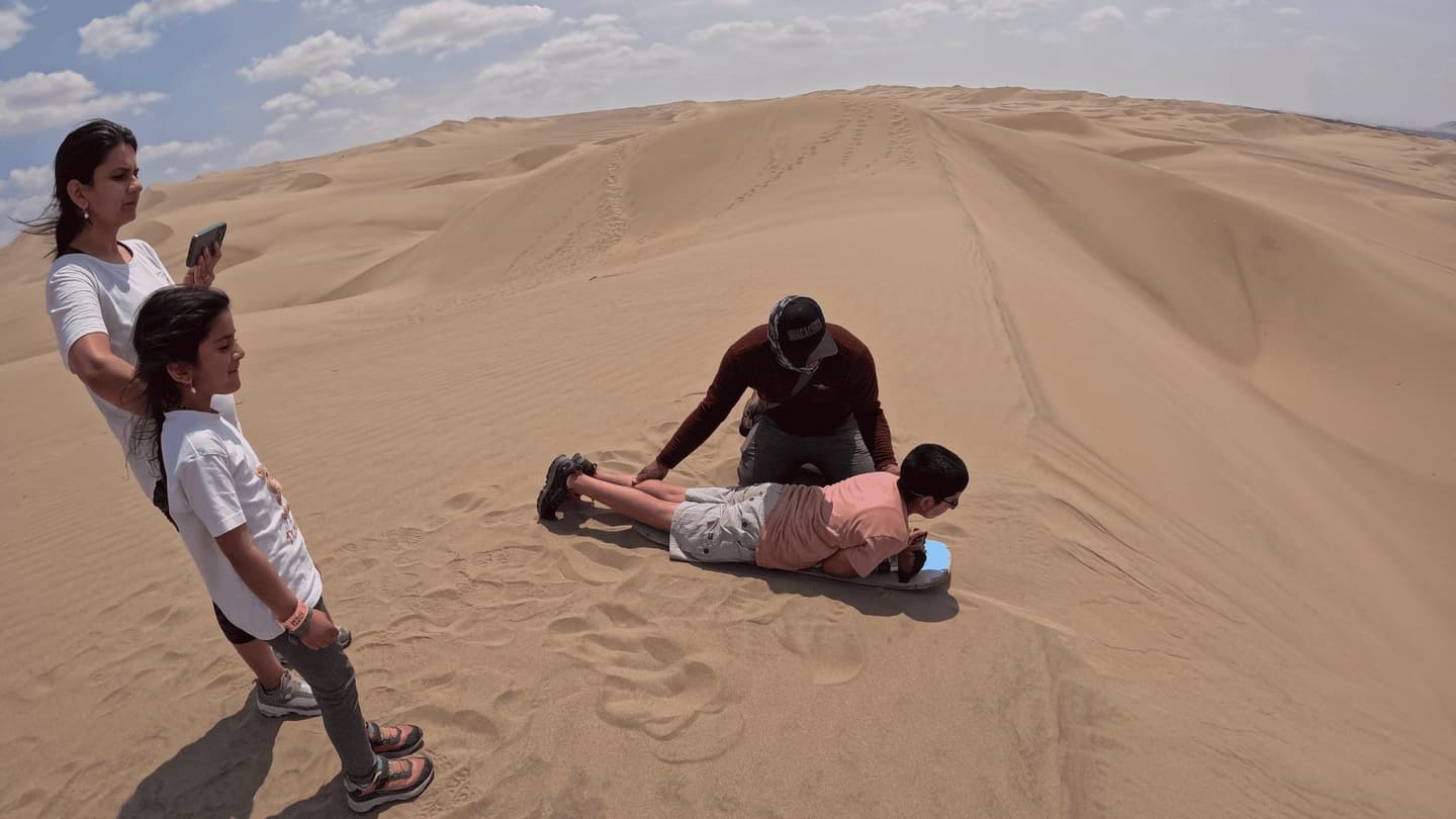 Dunas de Huacachina en buggies y sandboard desde Huacachina