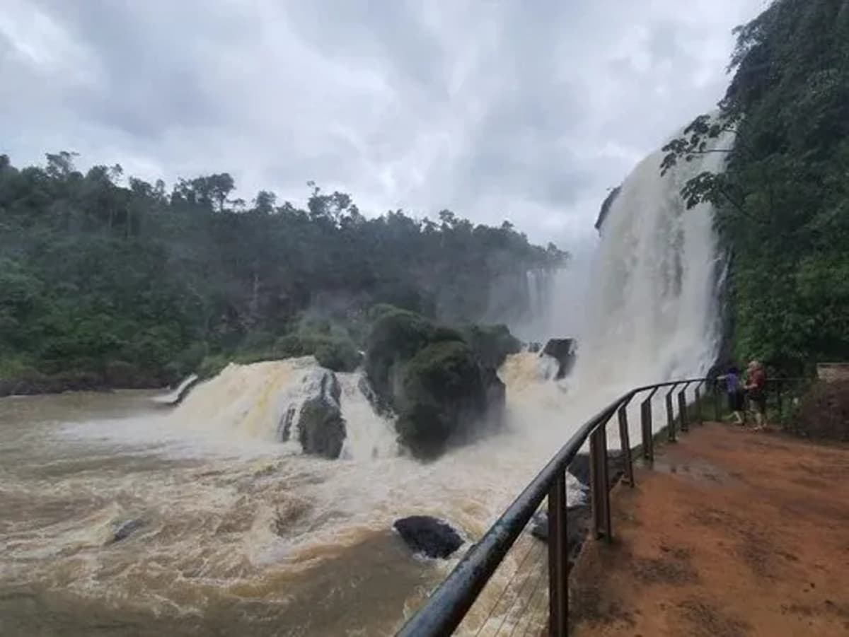 Excursión en bicicleta al Salto de Monday y Paraguay