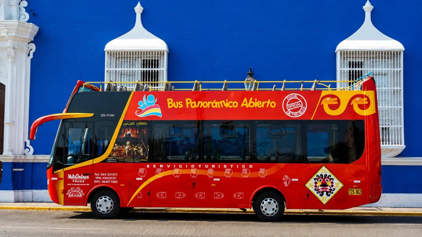 City tour panorámico en bus de techo abierto por Trujillo