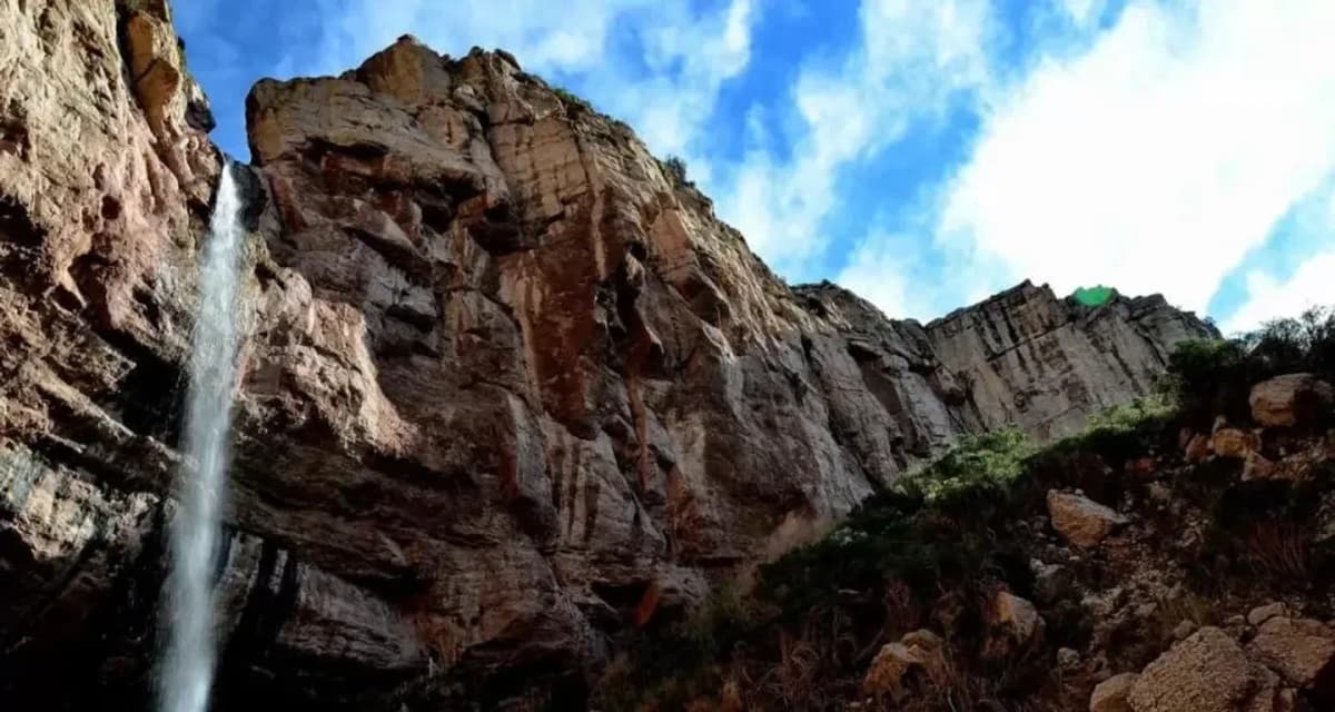 Excursión a la Cascada Manqui Malal