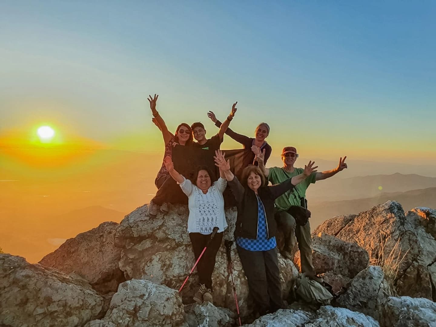 Trekking Cerro Tamaya desde Ovalle: Descubre el Atardecer Más Bello del Valle del Limarí
